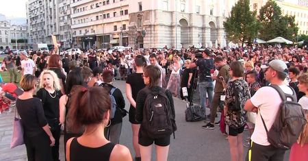 Protesty w Rumunii po zamordowaniu 15-latki. Demonstranci obwiniają policję za opieszałą reakcję na jej wezwanie o pomoc