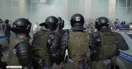 Rosyjski aktywista skazany na więzienie w dniu, w którym kończył mu się poprzedni wyrok. Kara za relacjonowanie demonstracji na YouTube