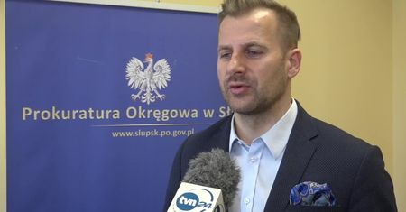 Podejrzany o pedofilię instruktor tańca ze Słupska usłyszał zarzuty. Grodzi mu do 15 lat więzienia