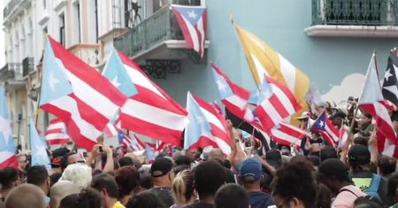 Tysiące ludzi świętowało w stolicy Puerto Rico podanie się do dymisji gubernatora Ricardo Rossello
