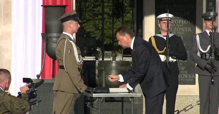 Święto Wojska Polskiego. Minister obrony narodowej złożył kwiaty przed Grobem Nieznanego Żołnierza