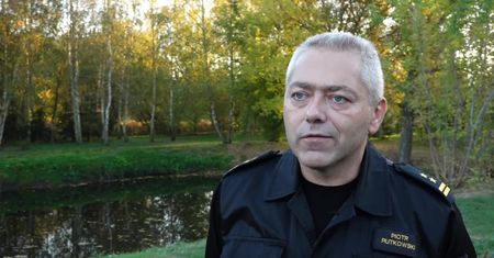 Trzy osoby wypadły z przewróconej łódki w Brodnicy. Zdołały dopłynąć do brzegu