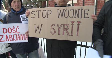 “Obojętność zabija tych ludzi”. Protest przeciwko wojnie w Syrii przed rosyjskim konsulatem w Gdańsku