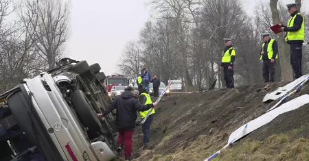 11 rannych, dwie trafiły do szpitala. Wypadek autokaru w Świebodzicach