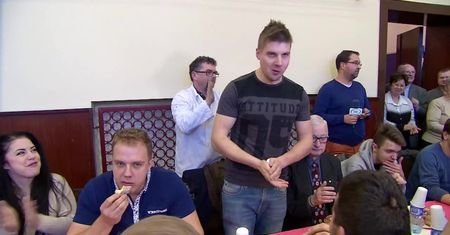 10 pączków w niecałe 6 minut. Wielka rozgrzewka przed Tłustym Czwartkiem