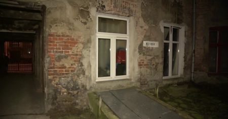 Ciała trzech osób odnalezione w łódzkiej kamienicy. Prawdopodobnie zatruli się czadem
