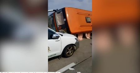 Wypadek autokaru na autostradzie. Kierowca miał być pod wpływem narkotyków