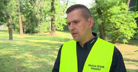 Grupa zamaskowanych mężczyzn zaatakowała dwóch 15-latków. “Zaczęli ich gonić, okładać pałkami”
