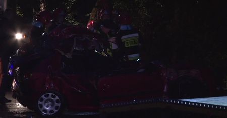 16-latek uciekał przed policją w Małopolsce. Uderzył w drzewo, zginęły 3 osoby