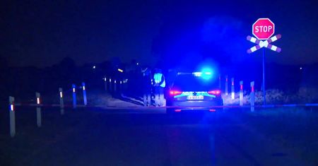 Wypadek na przejeździe kolejowym w Zachodniopomorskiem. Nikt nie ucierpiał, kierowca uciekł