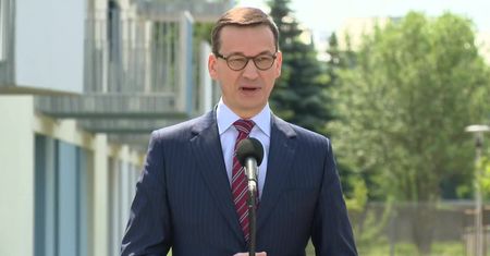 Premier przekazał klucze do mieszkań w ramach programu Mieszkanie Plus