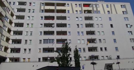 147 lokali do pilnego wykwaterowania. 9-letni blok komunalny grozi zawaleniem