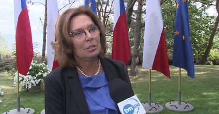 “Tak się tworzy kult jednostki”. Politycy o tablicy upamiętniającej braci Kaczyńskich w Stoczni Gdańskiej