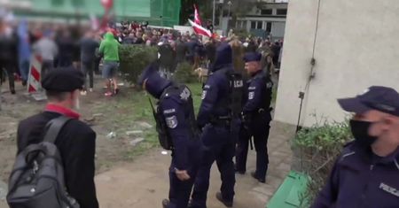 Protesty antycovidowców. W Gdańsku policja użyła gazy pieprzowego wobec agresywnych osób