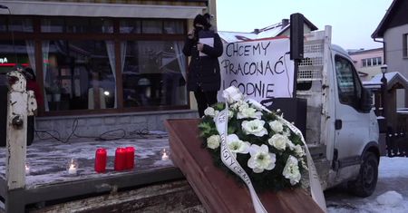 Pogrzeb branży turystycznej w Karpaczu. Przedsiębiorcy protestują przeciw działaniom rządu