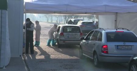 Druga faza masowego testowania na Słowacji. Chcą odnaleźć osoby, u których wyniki były fałszywie ujemne