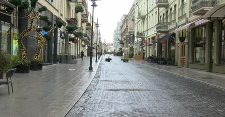 Ogólnonarodowa kwarantanna na Litwie. Opustoszałe ulice w Wilnie