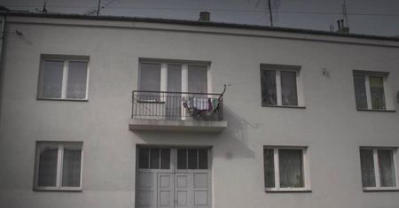 Ojciec gwałcił córkę i jej koleżankę?