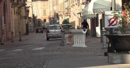 14 nowych przypadków koronawiursa we Włoszech. Ulice miast Lombardii opustoszały