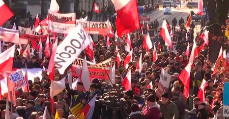 Wiec poparcia dla reformy sądownictwa przed Trybunałem Konstytucyjnym