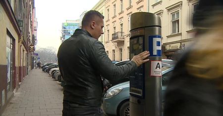 Zmiany w Strefie Płatnego Parkowania w Krakowie. Kierowcy zapłacą 6 zł za pierwszą i każdą kolejną godzinę za pozostawienie samochodu w centrum miasta