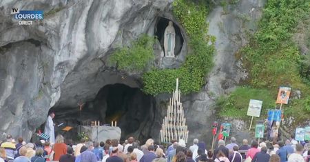 Pielgrzymki on-line do Lourdes. Sanktuarium poniesie ogromne straty przez pandemię koronawirusa