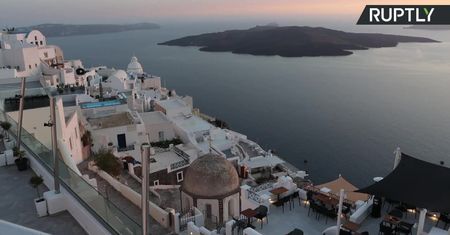 Grecja zaprasza turystów do siebie. Na Santorini nie odnotowano ani jednego przypadku zakażenia koronawirusem