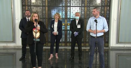 Związkowcy z LOT obawiają się, że rząd planuje upadłość spółki