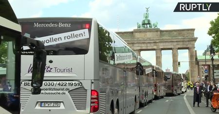 Protest pracowników branży turystycznej w Berlinie. Autokary blokowały centrum miasta