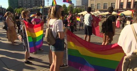 „Nie podoba mi się to, co dzieje w naszym kraju”. Manifestacja solidarności ze środowiskiem LGBT w Katowicach