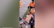 Półnagi intruz próbował przerwać mecz futbolu amerykańskiego