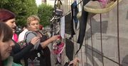 Protest przeciwko pedofili w kościele przed archikatedrą w Katowicach