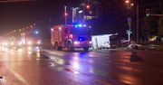 Karetka zderzyła się z samochodem i dachowała w centrum Warszawy