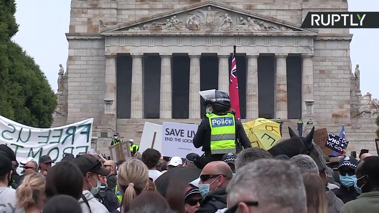 Kilkanaście osób aresztowanych podczas protestów w Melbourne przeciwko lockdownowi