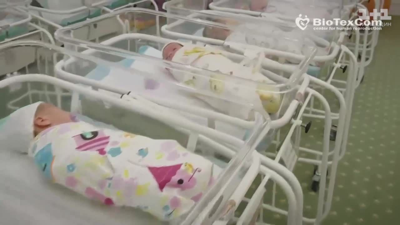 51 noworodków z ukraińskiej kliniki surogatek czeka na odbiór w hotelu w Kijowie. Problemem zamknięte granice