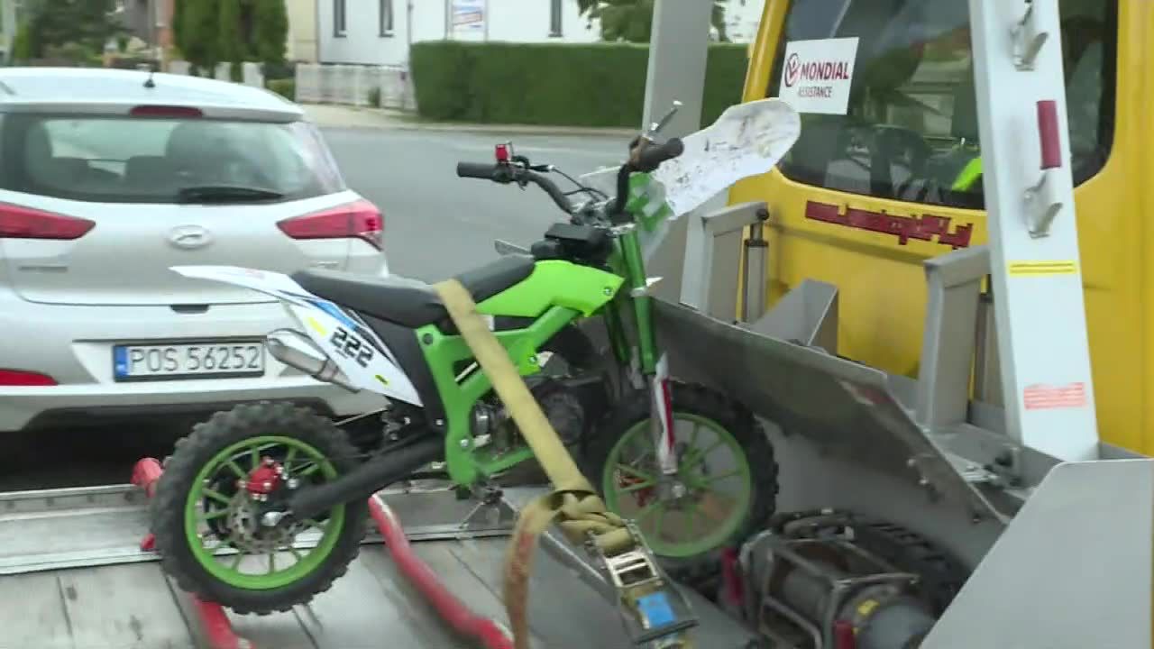 Wypadek w Ostrowie Wielkopolskim. 8-latek na mini corssie uderzył w ogrodzenie