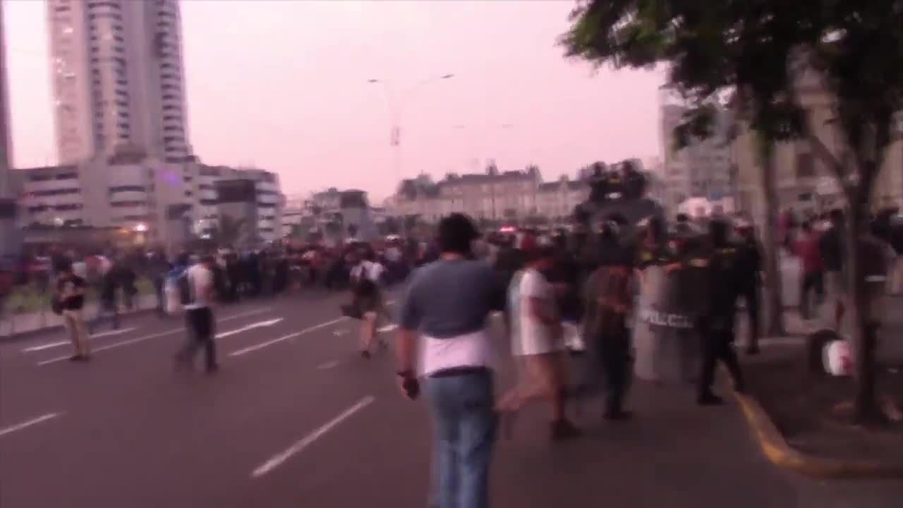 Protesty po ułaskawieniu byłego prezydenta. Starcia z policją w Limie