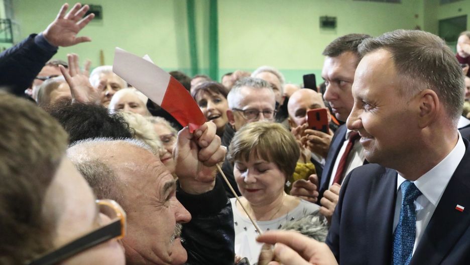 Sondaż. Wybory prezydenckie 2020. Prezydent Andrzej Duda nas spotkaniu z mieszkańcami Sochaczewa.