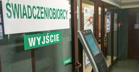 Emerytury i zasiłki dostaniesz bez świadectwa pracy. Ważne zmiany w prawie