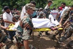 Lawina błotna zmyła dwa autobusy. Około 50 ofiar