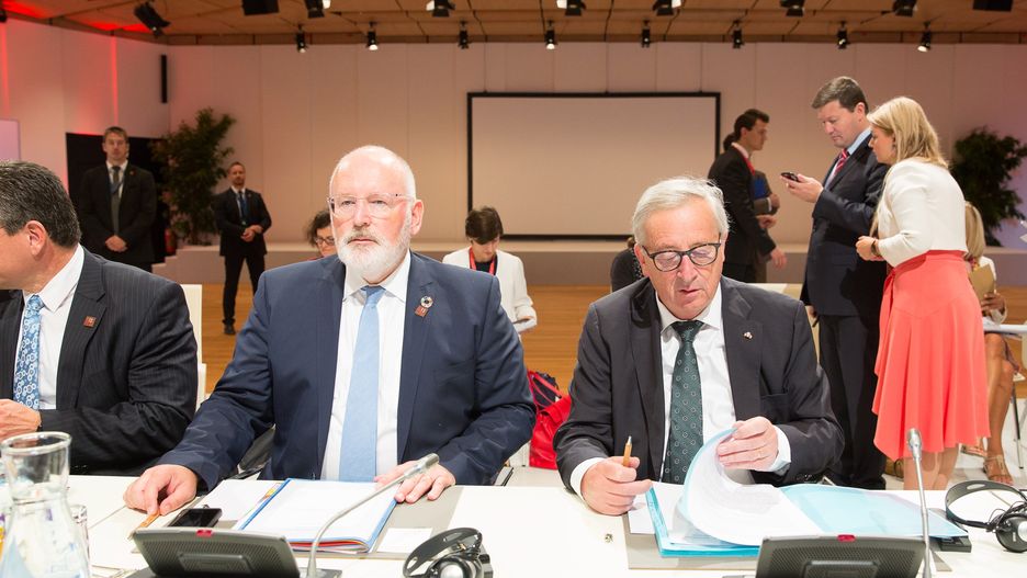 Przedstawiciele KE uważają, że Polska nie dochowuje praworządności