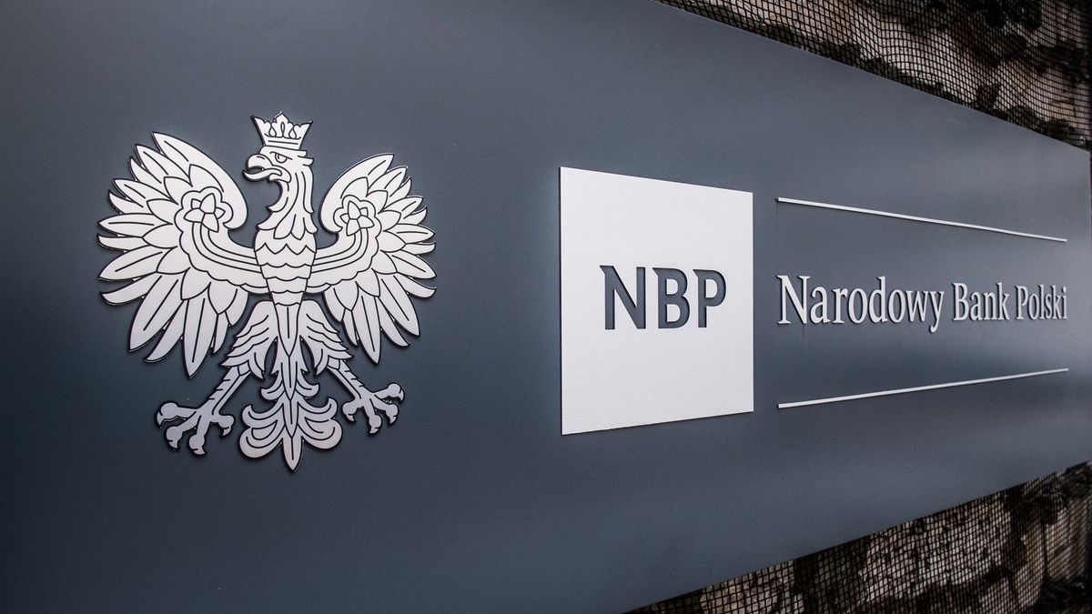 Zarobki w NBP: udostępniono wstępne informacje o wysokości wynagrodzeń w 2018 r.