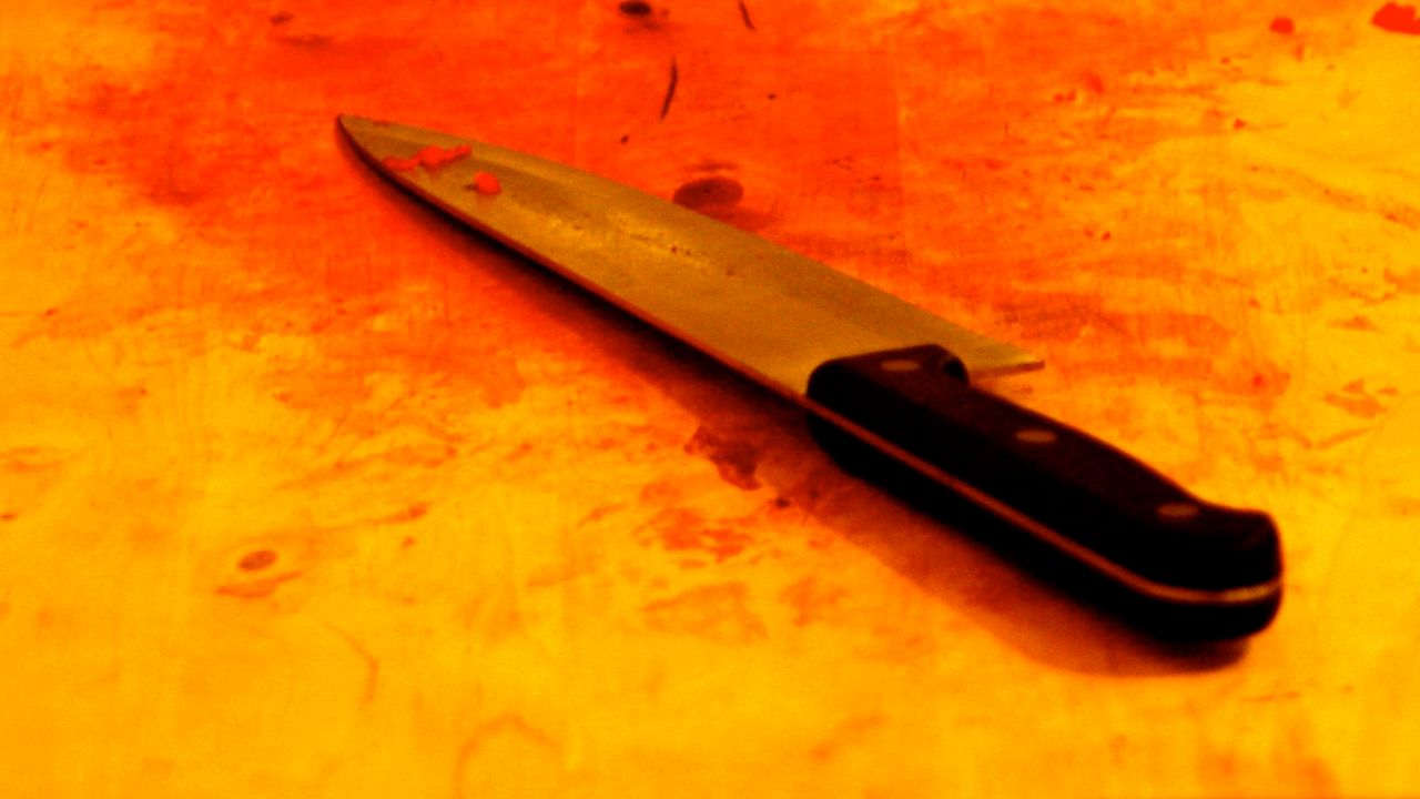 Policja zatrzymała napastnika, który zadźgał nożem dwie osoby