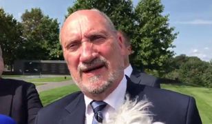 Macierewicz ostentacyjnie zignorował dziennikarza TVN. Zobacz nagranie