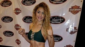 Nie może walczyć z implantami piersi? Wielki problem zawodniczki UFC