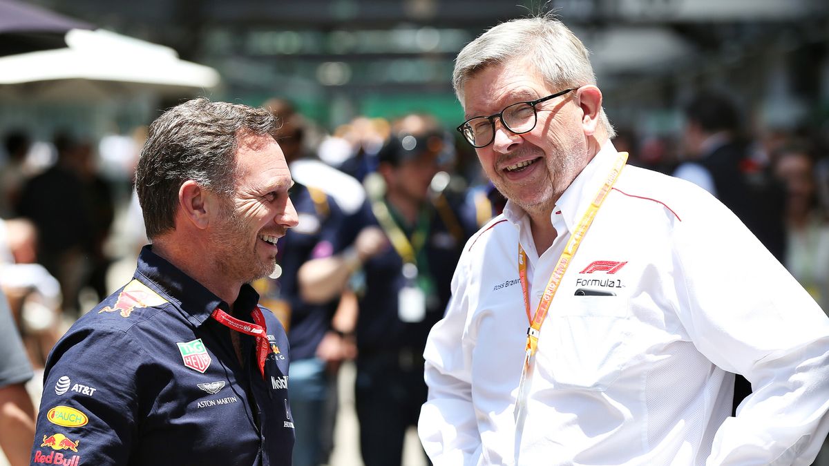 Materiały prasowe / Red Bull / Na zdjęciu: Ross Brawn (po prawej) w rozmowie z Christianem Hornerem
