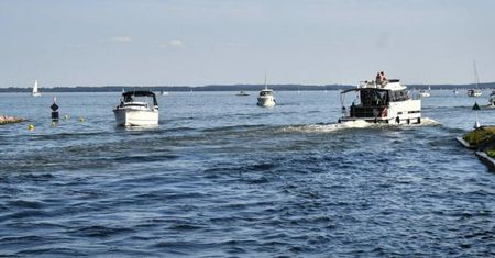 Motorówka zapłonęła na Mazurach. Trzy osoby trafiły do szpitala