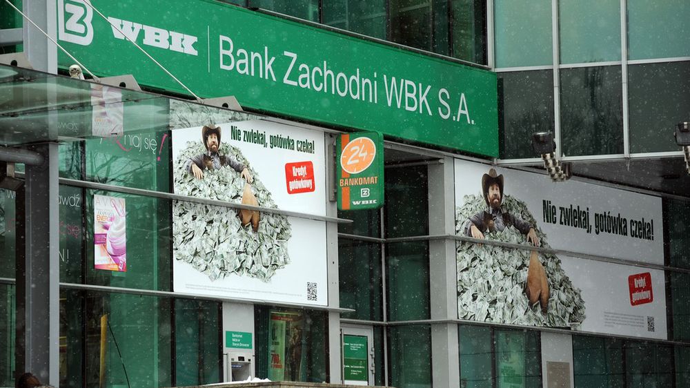 Trzeci największy bank w Polsce odkrył karty.