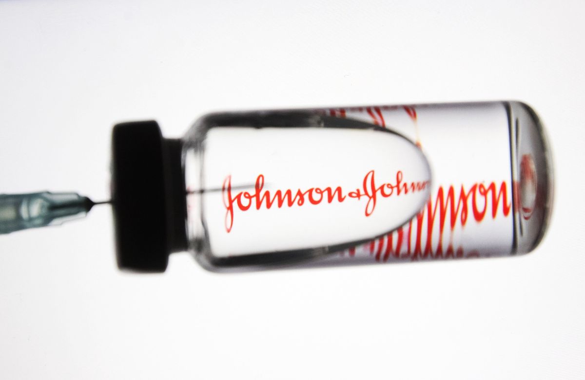 Szczepionka Johnson&Johnson skuteczna po jednej dawce? Ekspert tłumaczy