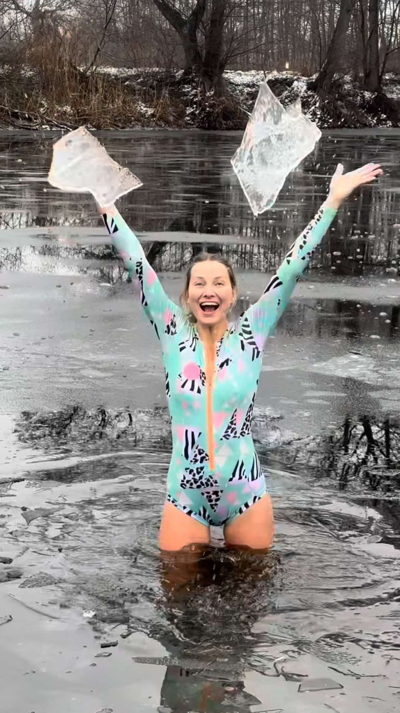 Joanna Moro tapla się w lodowatej wodzie NA GOLASA